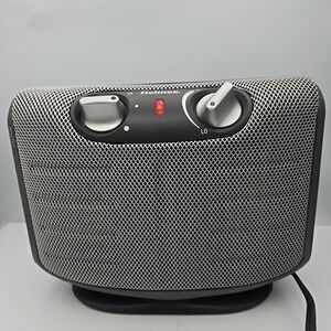 Holmes Twin Ceramic Space Heater HCH4266 W/ Comfort Control Therm AC 120V 1500W